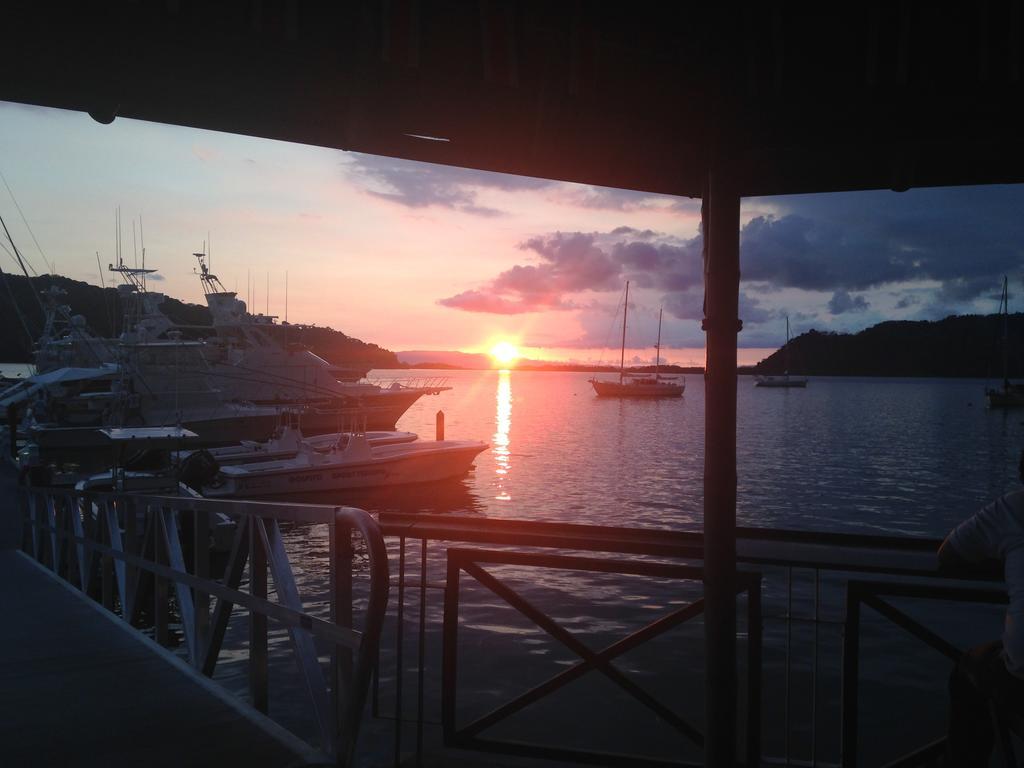 Fish Hook Marina Hotel غولفيتو المظهر الخارجي الصورة