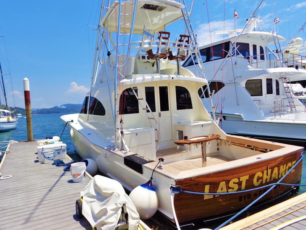 Fish Hook Marina Hotel غولفيتو المظهر الخارجي الصورة