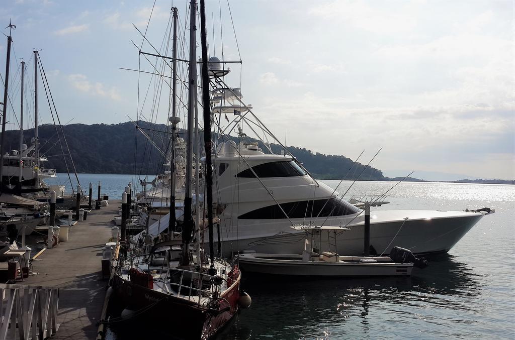 Fish Hook Marina Hotel غولفيتو المظهر الخارجي الصورة