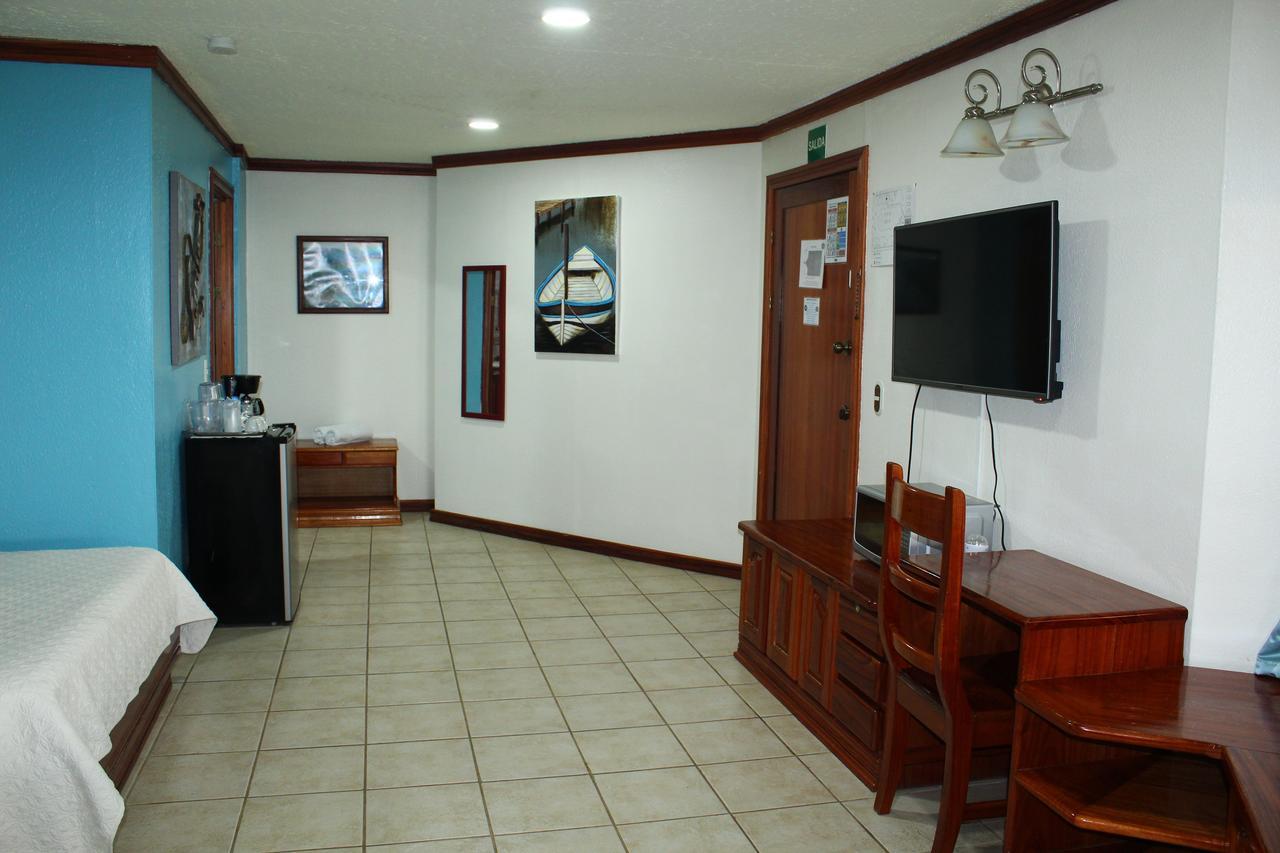 Fish Hook Marina Hotel غولفيتو المظهر الخارجي الصورة