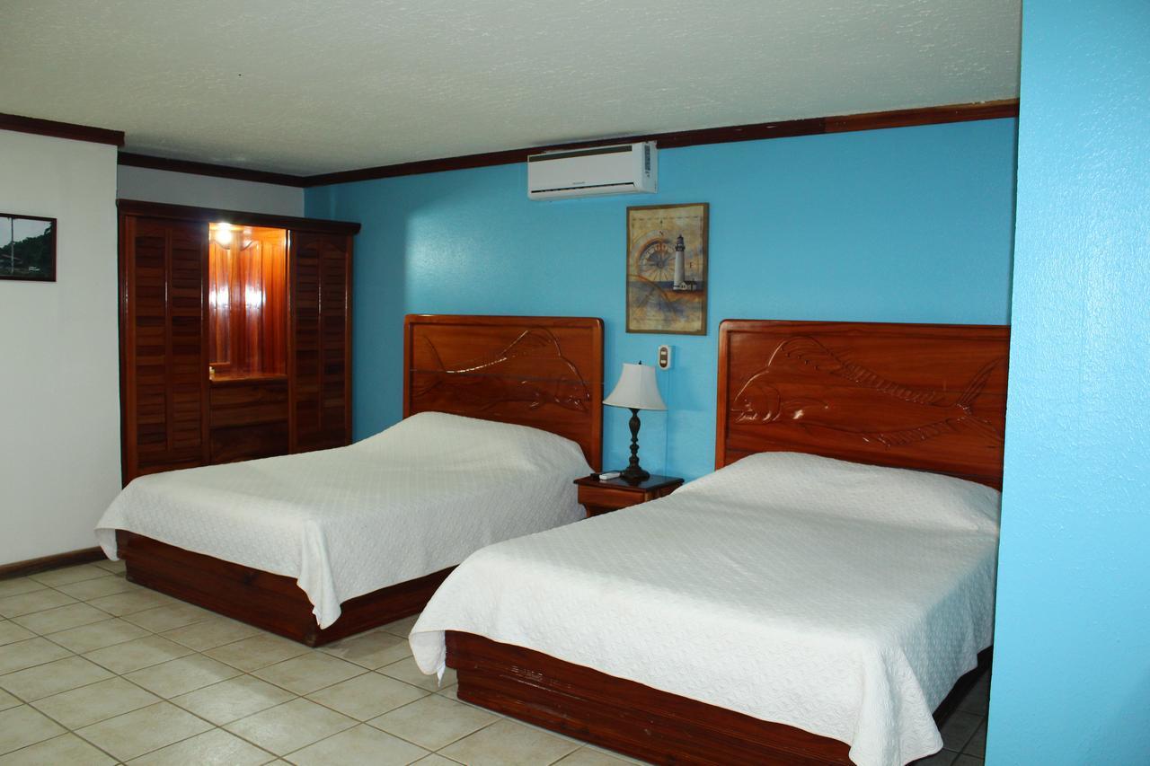 Fish Hook Marina Hotel غولفيتو المظهر الخارجي الصورة