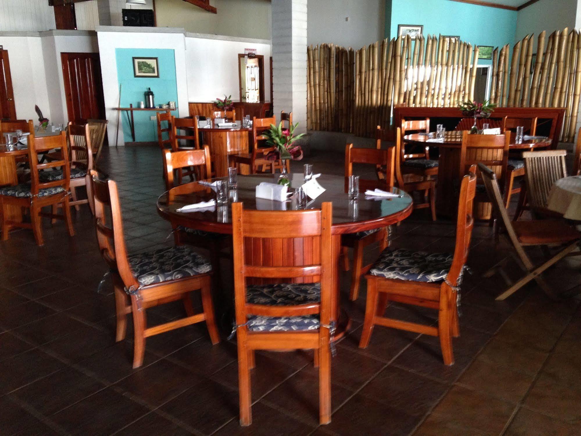 Fish Hook Marina Hotel غولفيتو المظهر الخارجي الصورة