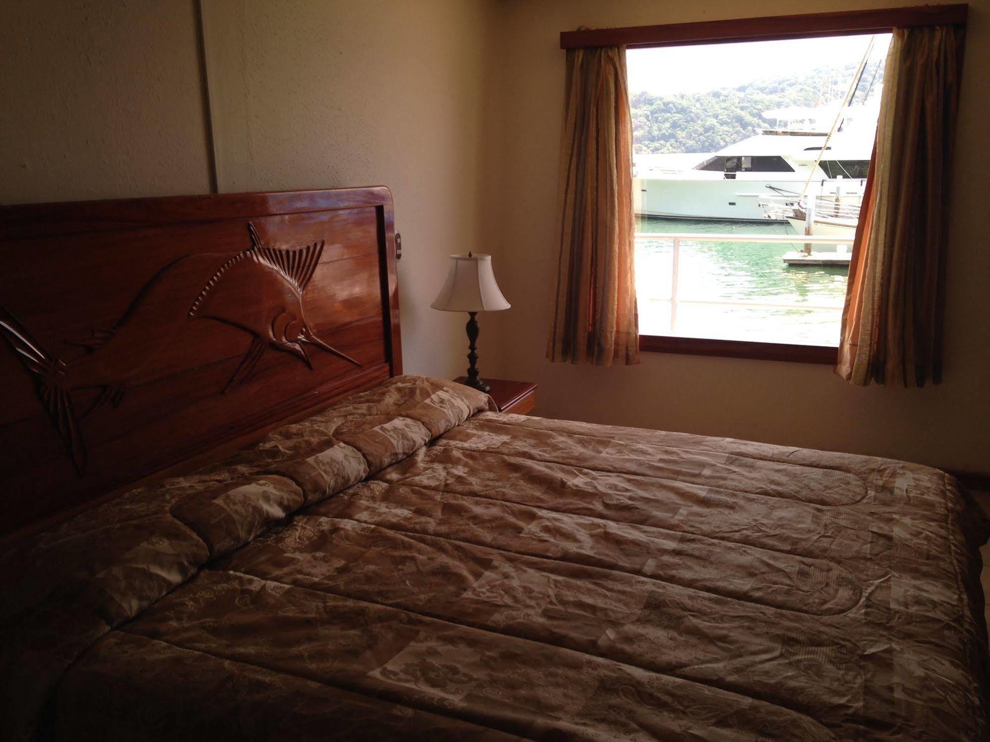 Fish Hook Marina Hotel غولفيتو المظهر الخارجي الصورة